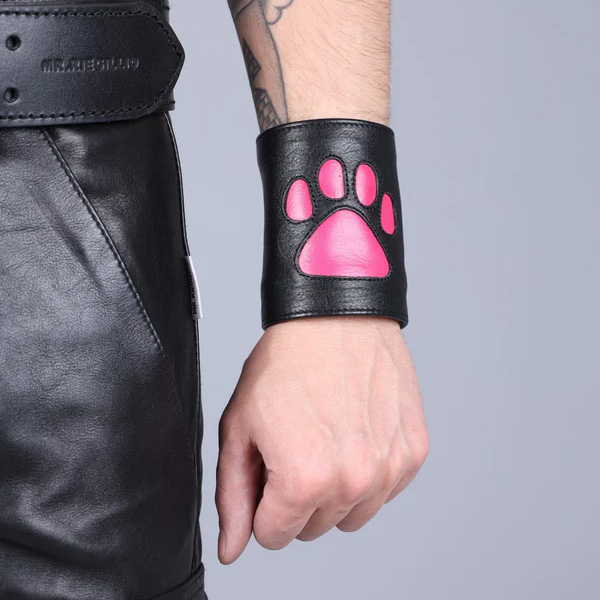 Mr. Riegillio Black Leather Puppy Wrist Wallet - Pink