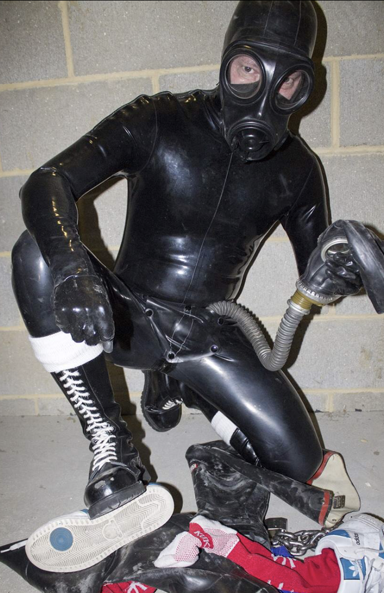 Showstopper full latex catsuit, hood and gloves look for FWL Rubber Gear